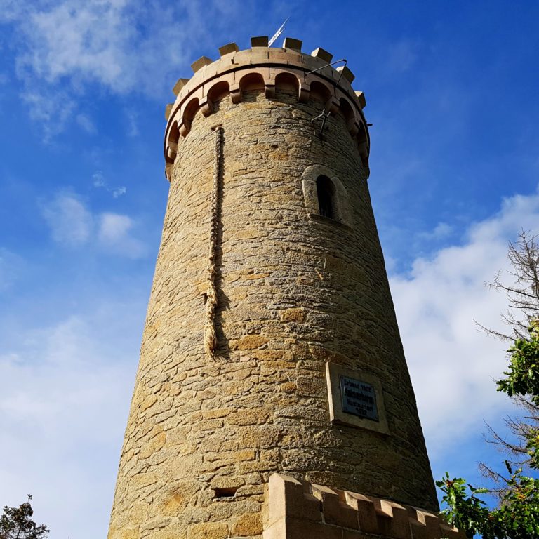 Ziel des Wernigeröder Märchenweg im Harz, der Rapunzelturm, Bismarkturm