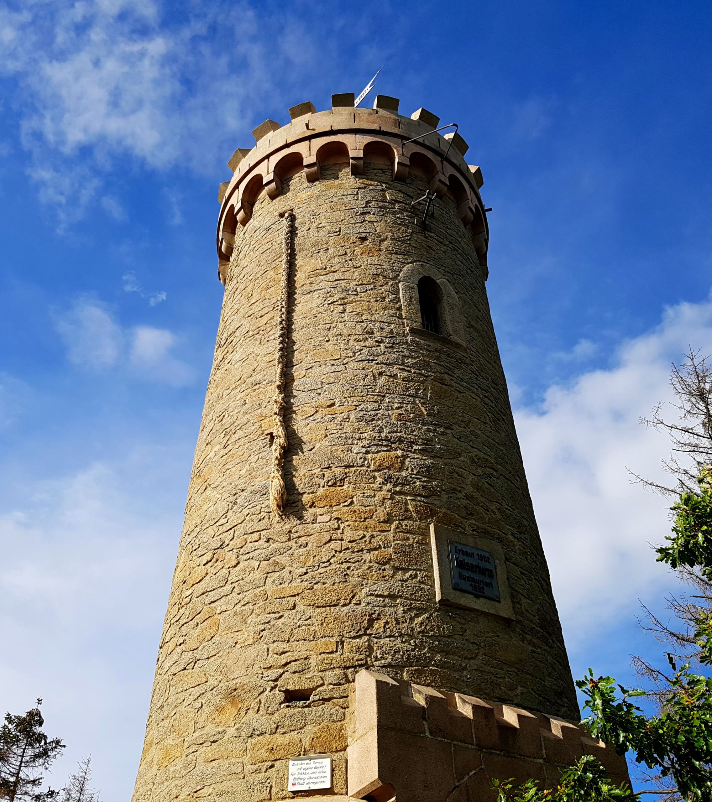 Ziel des Wernigeröder Märchenweg im Harz, der Rapunzelturm, Bismarkturm