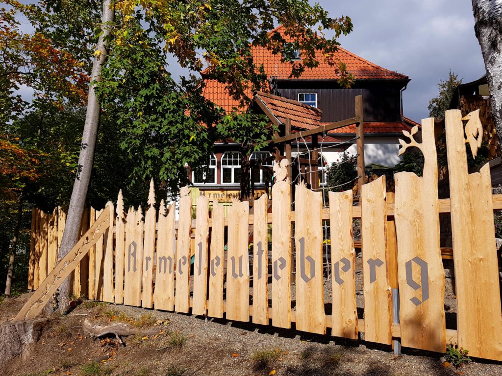 Gasthaus Armeleuteberg mit der Stempelstelle HWN 35 auf dem Kinderwanderweg