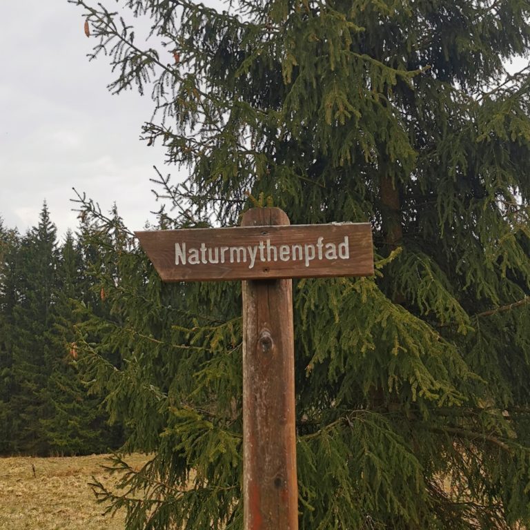 Wegweiser Naturmythenpfad