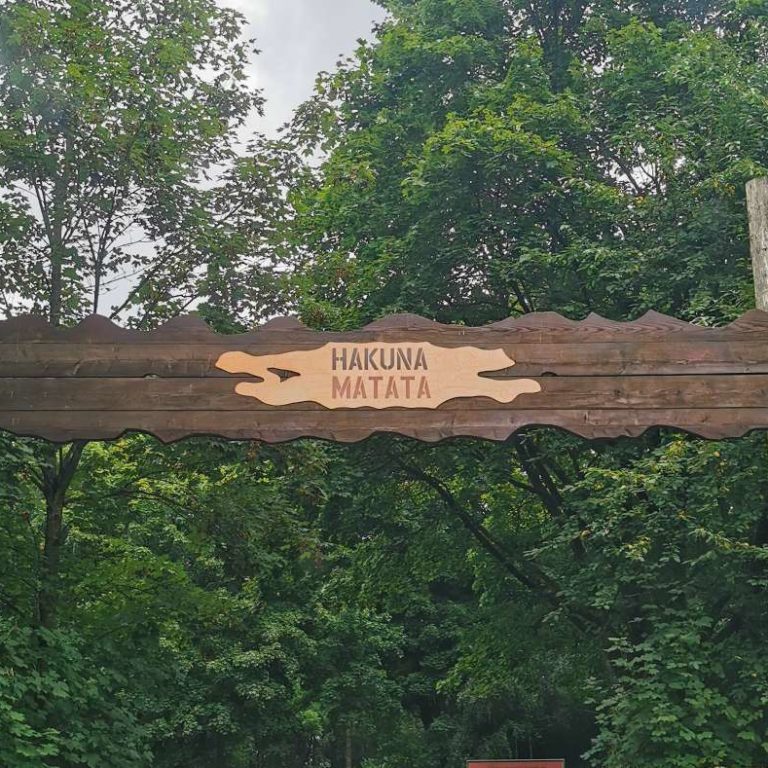 Ausflugstipps mit Kindern Niedersachsen, Rabauken vom See, Schild Hakuna Matata
